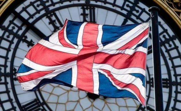 İngiltere, büyükelçilik personelini Ukrayna'dan çekmeye başladı
