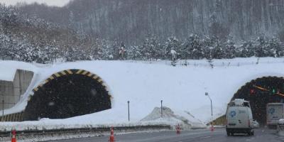 Bolu Dağı Geçidi Tünel İşletme Bölgesi'nde otoyolun İstanbul yönü ulaşıma kapatıldı