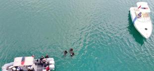 Su altı polisleri Seyhan Gölü'nde çöp topladı