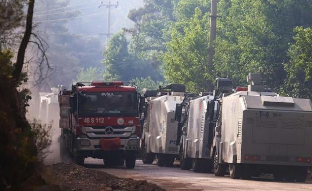 Marmaris'teki yangının katı atık depolama tesisine sıçramaması için koridor açıldı