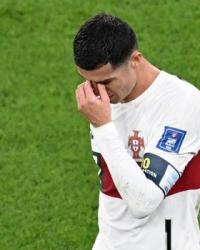 Portekizli futbolcu Ronaldo, Dünya Kupası'ndan elenmenin hayal kırıklığını yaşıyor