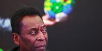 Pele, Noel'i ailesiyle hastanede geçiriyor