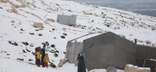 Suriye'de kamp sakinleri, zorlu kış şartlarıyla karşılaştı