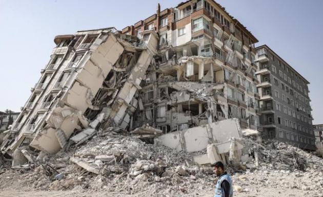 Deprem soruşturmalarında tutuklu sayısı 298’e yükseldi