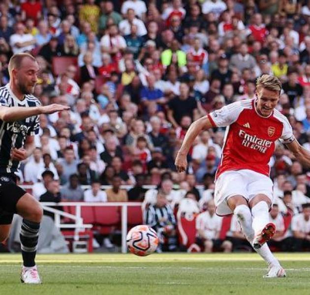 Arsenal, uzatmalarda attığı gollerle Manchester United'ı 3-1 yendi