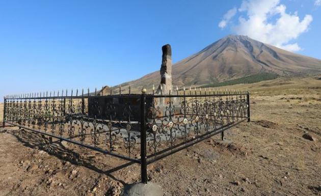 Ağrı Dağı'nda şehit olan askerin mezarı incelenerek bulundu